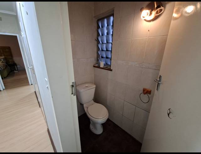 3 BEDROOM FREEHOLD FOR SALE IN LOMBARDY EAST